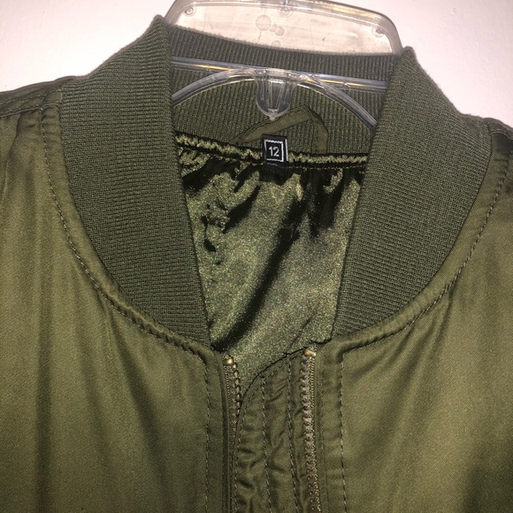 GREEN BOMBER! - Picture 5 of 7